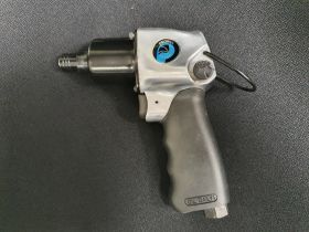 Visseuse pneumatique révolver réversible à choc